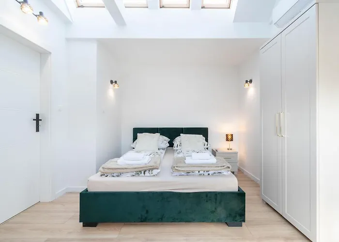 Апартаменты Azarentier4 *