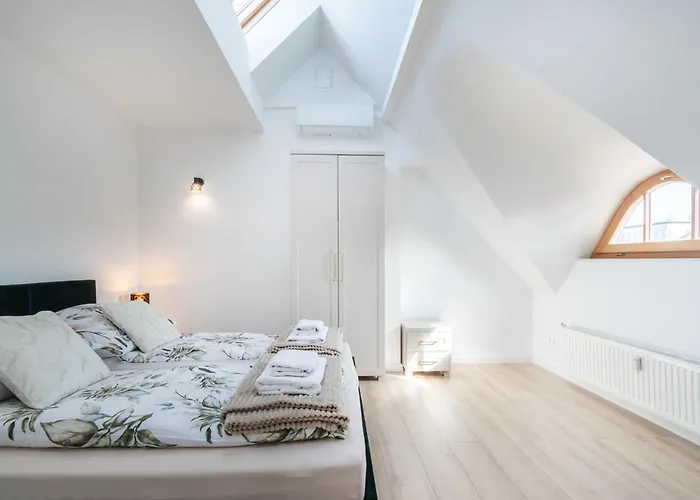 Azarentier4 포즈난